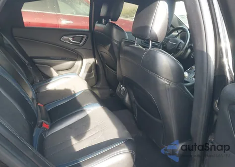 2016 Chrysler 200 S z USA, uszkodzony, nr VIN 1C3CCCBB7GN125955